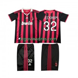 Dječji Domaći Dres AC Milan BECKHAM 32 Retro 2009 2010 s Kratkih Rukava Dječji Domaći Dres AC Milan BECKHAM 32 Retro 2009 2010 s Kratkih Rukava